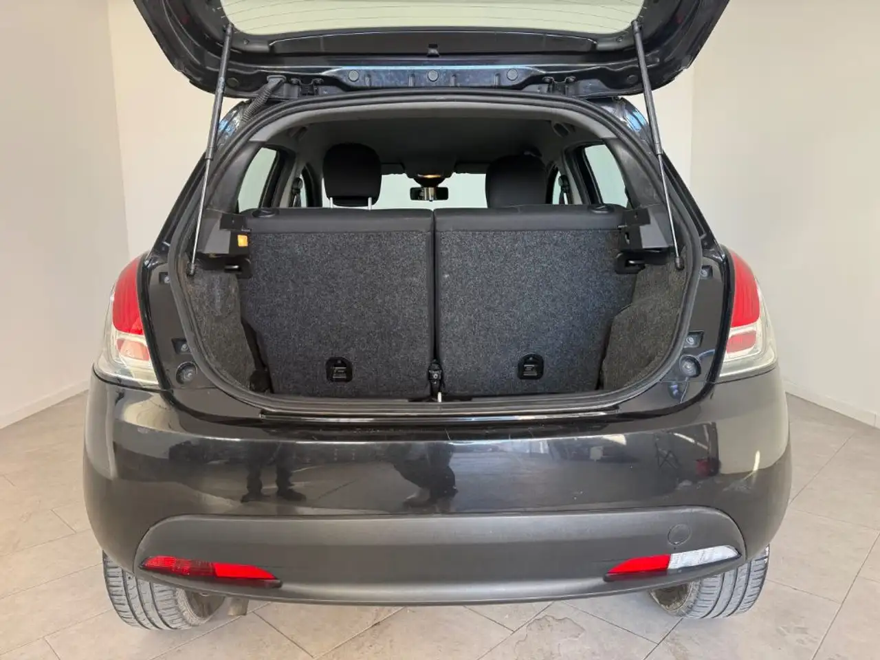 Lancia Ypsilon 2022 — фото 12