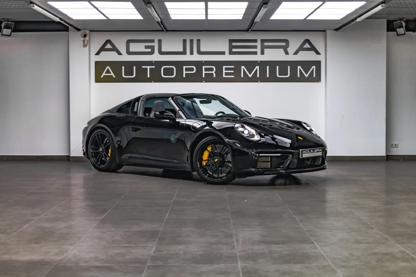 Porsche 992 Targa 4 GTS PDK Noir - 1