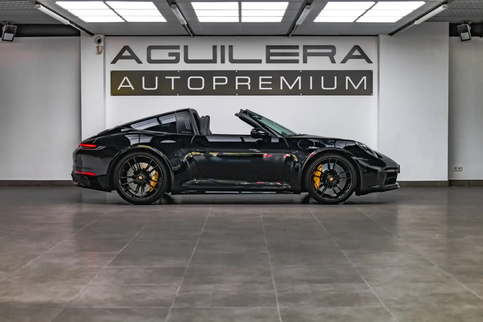 Porsche 992 Targa 4 GTS PDK Noir - 2