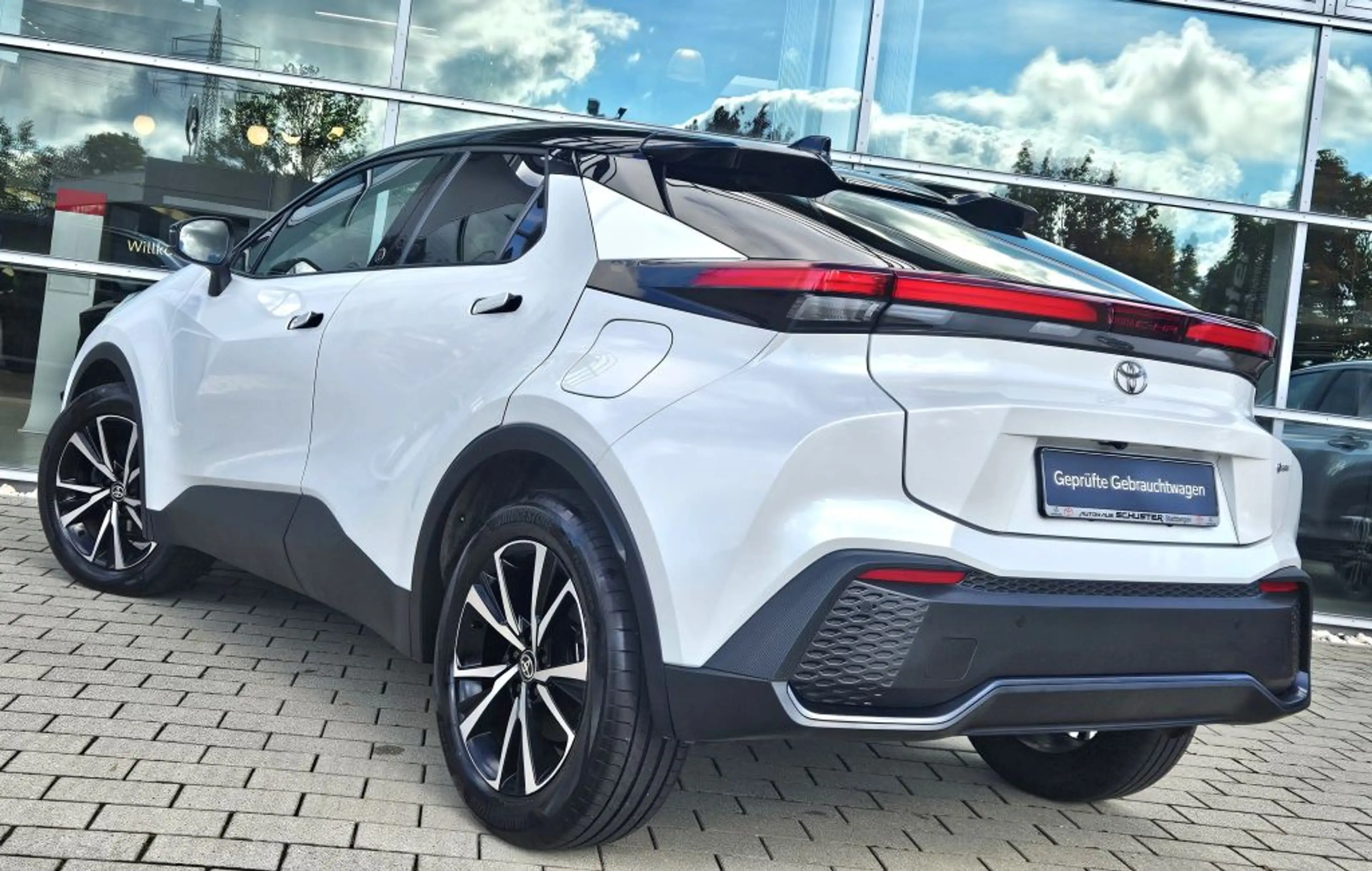 Toyota C-HR 2.0 Hybrid Team Deutschland — photo 4