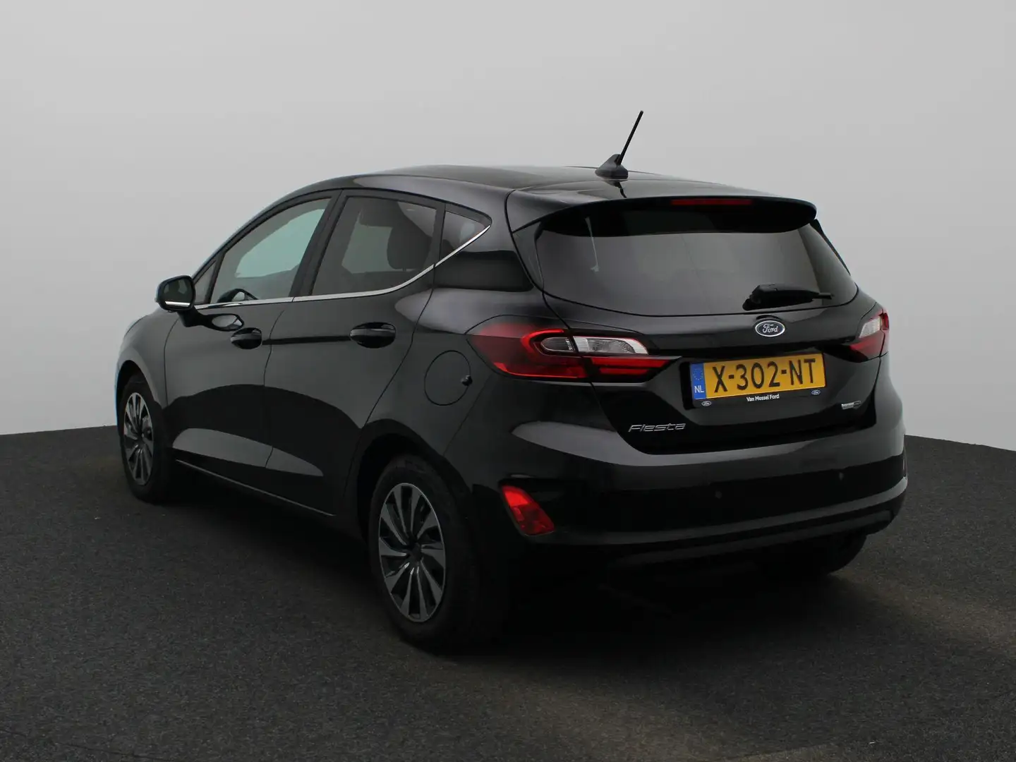 Ford Fiesta 1.0 EcoBoost Hybrid Titanium X | Navigatie | Stoel Zwart - 2