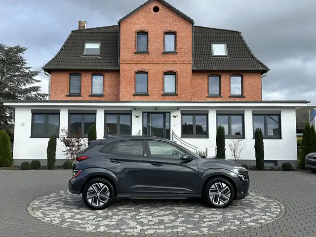 Hyundai KONA Edition 30+ NAV KRELL WÄPU SOH94,5%