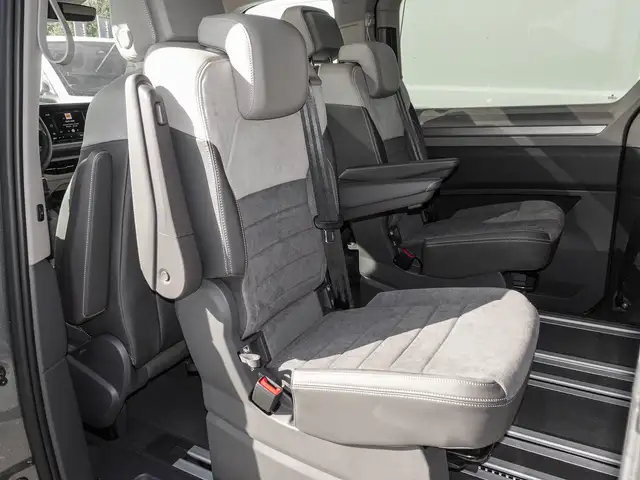 Volkswagen Multivan view 14