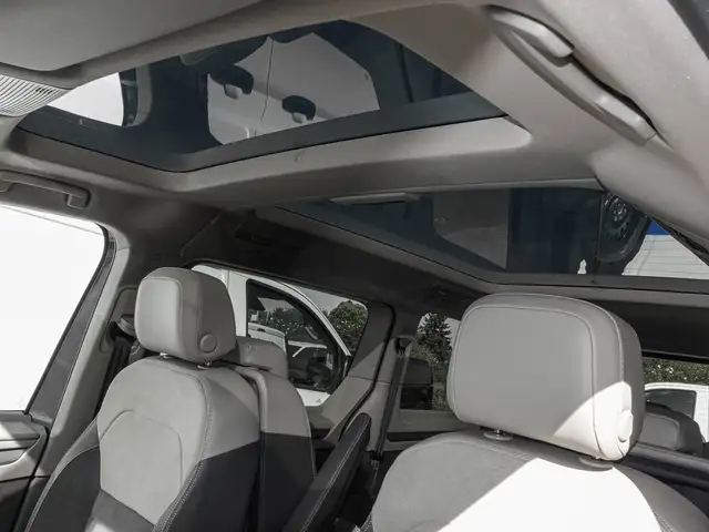 Volkswagen Multivan view 5