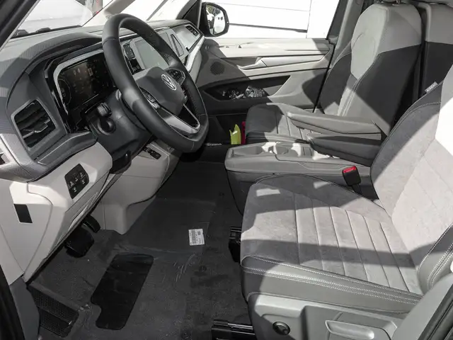 Volkswagen Multivan view 12