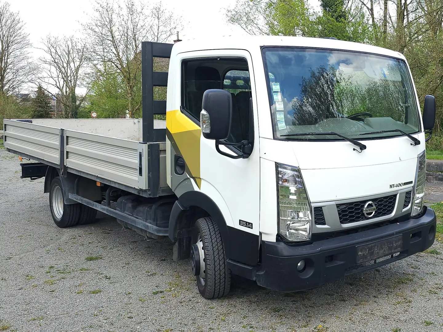 Nissan Cabstar NT400 Blanco - 2