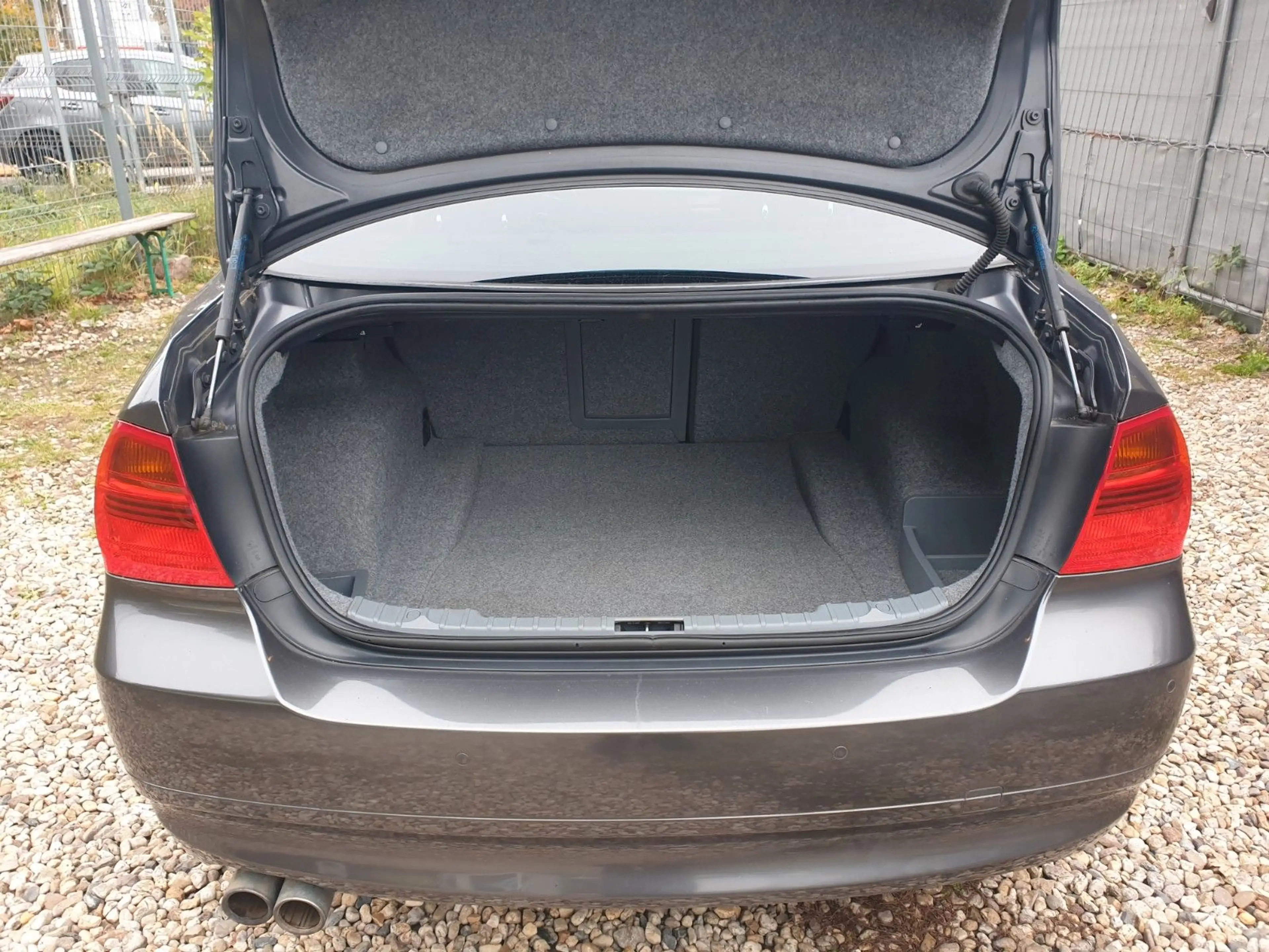 BMW 325 i Limousine Automatik TÜV-Neu 2-Hand — photo 9