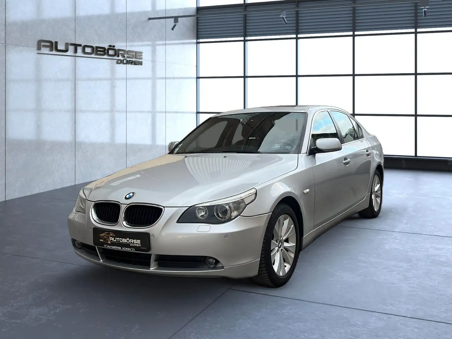 BMW 520 i /HU neu/ Plateado - 2