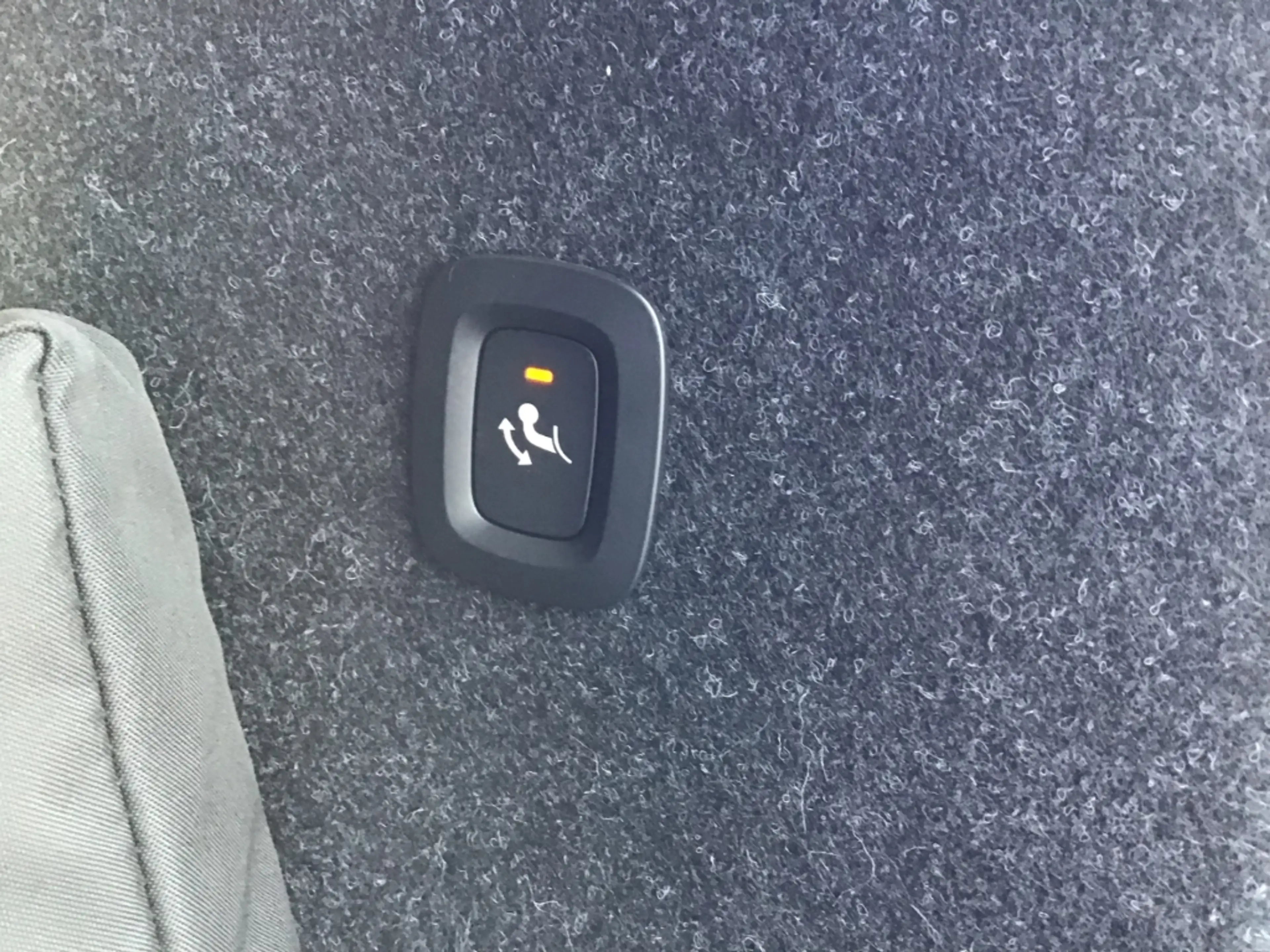 Volvo C40 Ultimate Recharge Pure Electric Stdhzg. Cam — photo 11