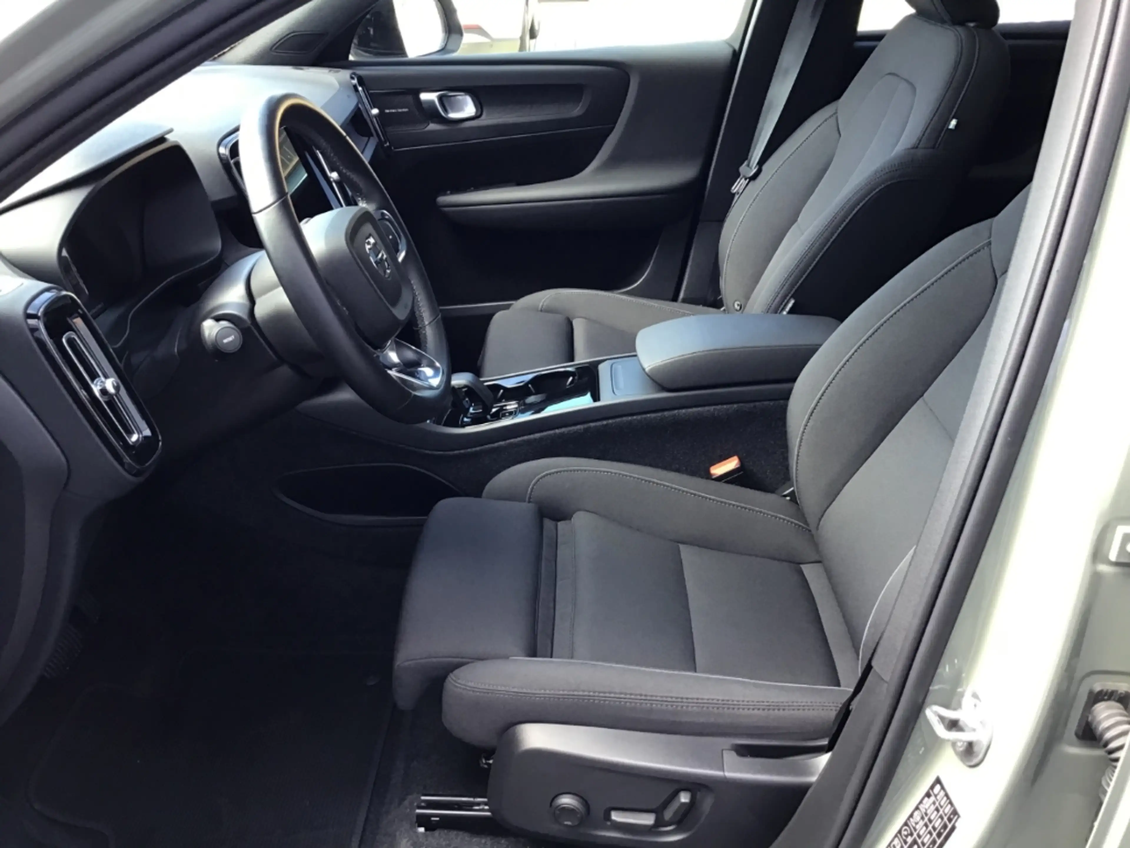 Volvo C40 Ultimate Recharge Pure Electric Stdhzg. Cam — photo 14