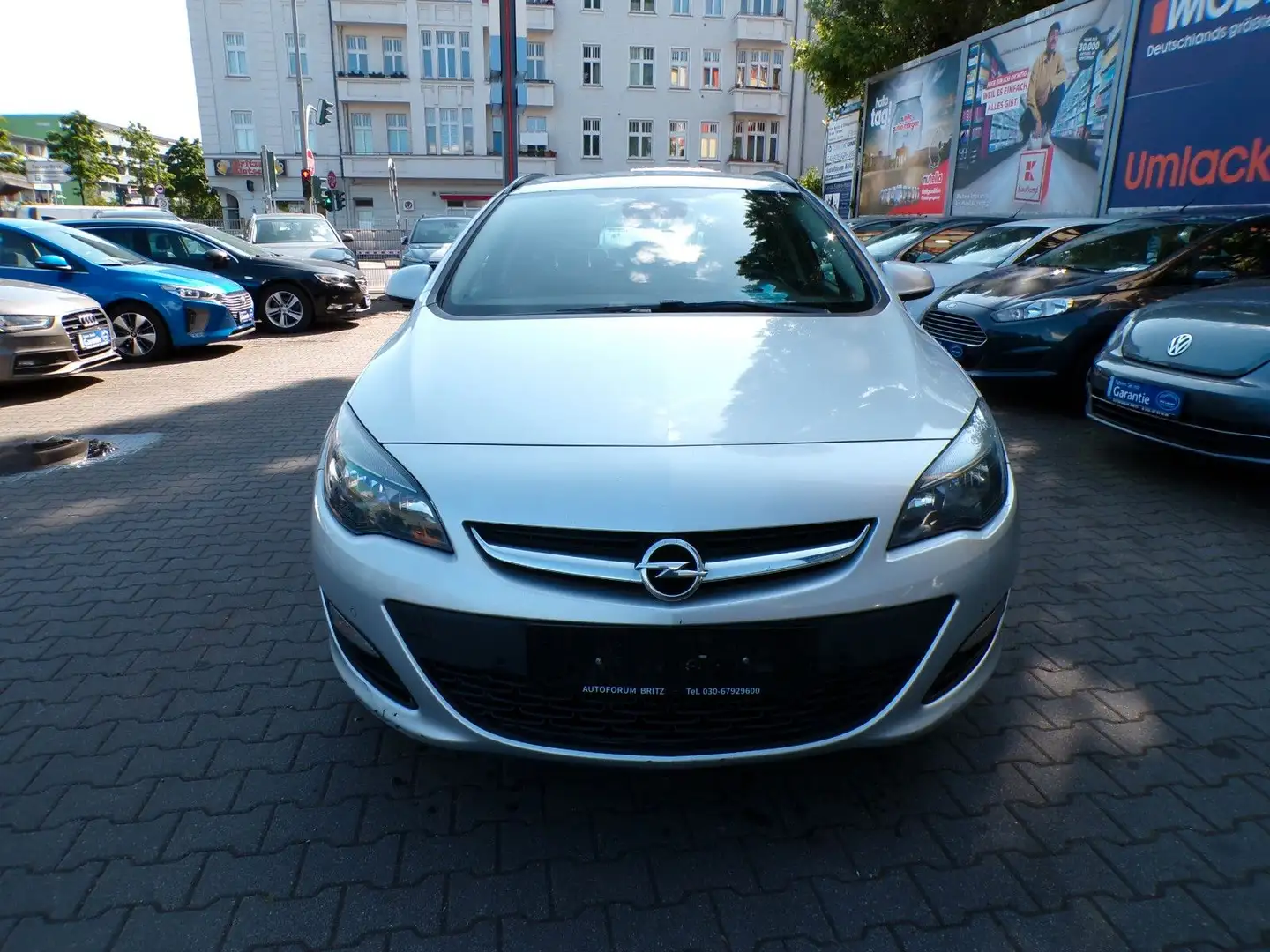 Opel Astra Sports Tourer 2.0 CDTI, AUTOMATIK Silber - 2