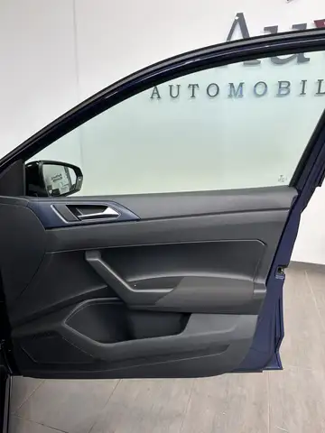 Volkswagen Polo view 8