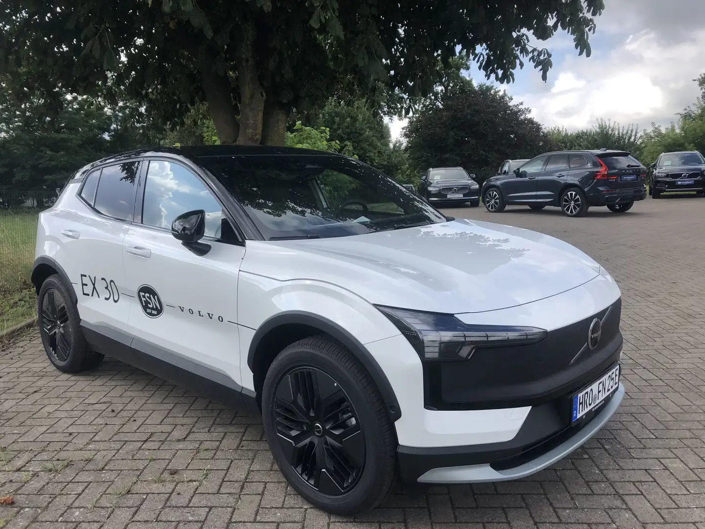 Volvo EX30 CC Ultra Twin Motor Weiß - 2