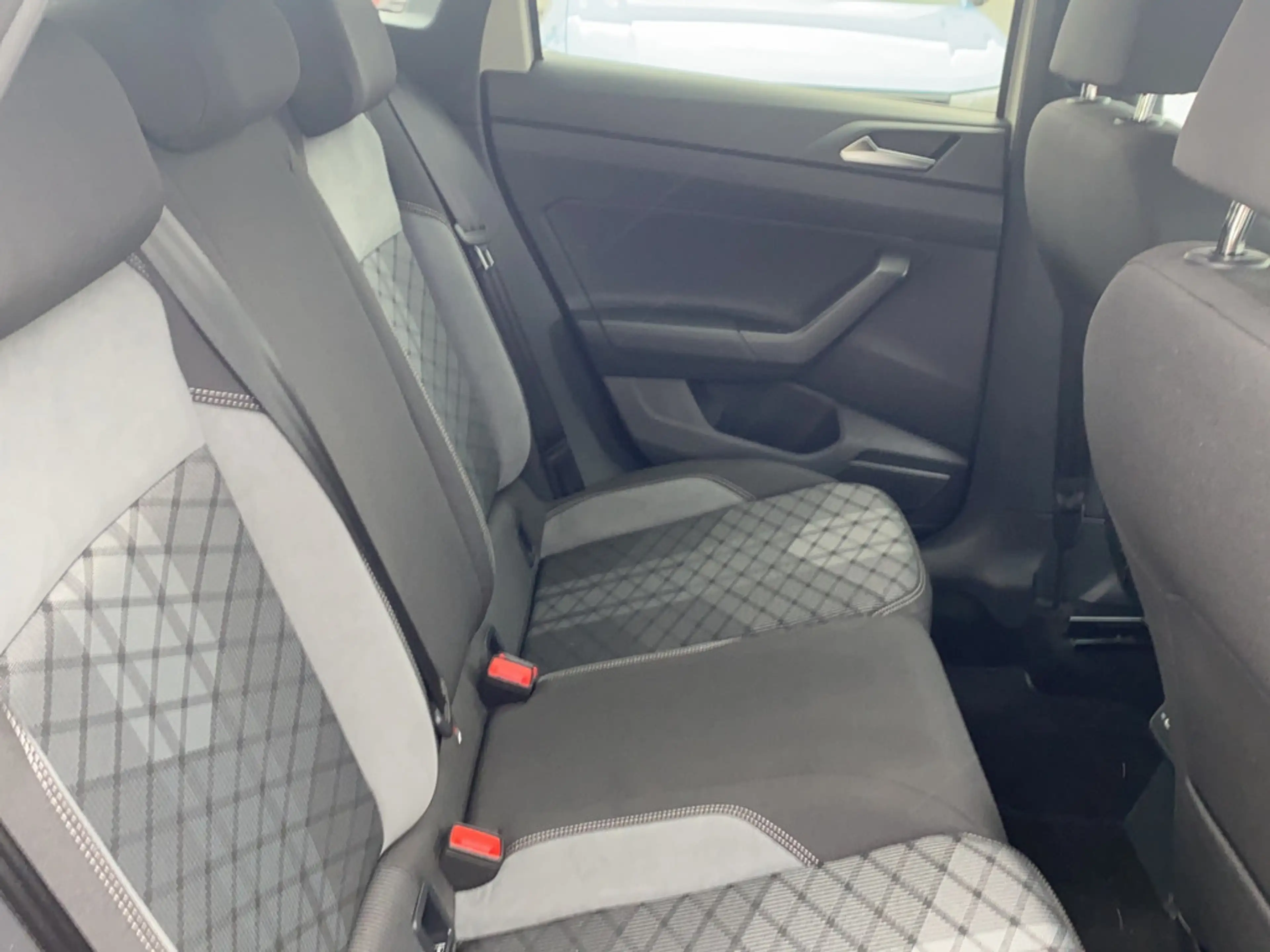 Volkswagen Taigo 1.0 TSI R-Line Matrix, Navi, App-Connect — photo 14