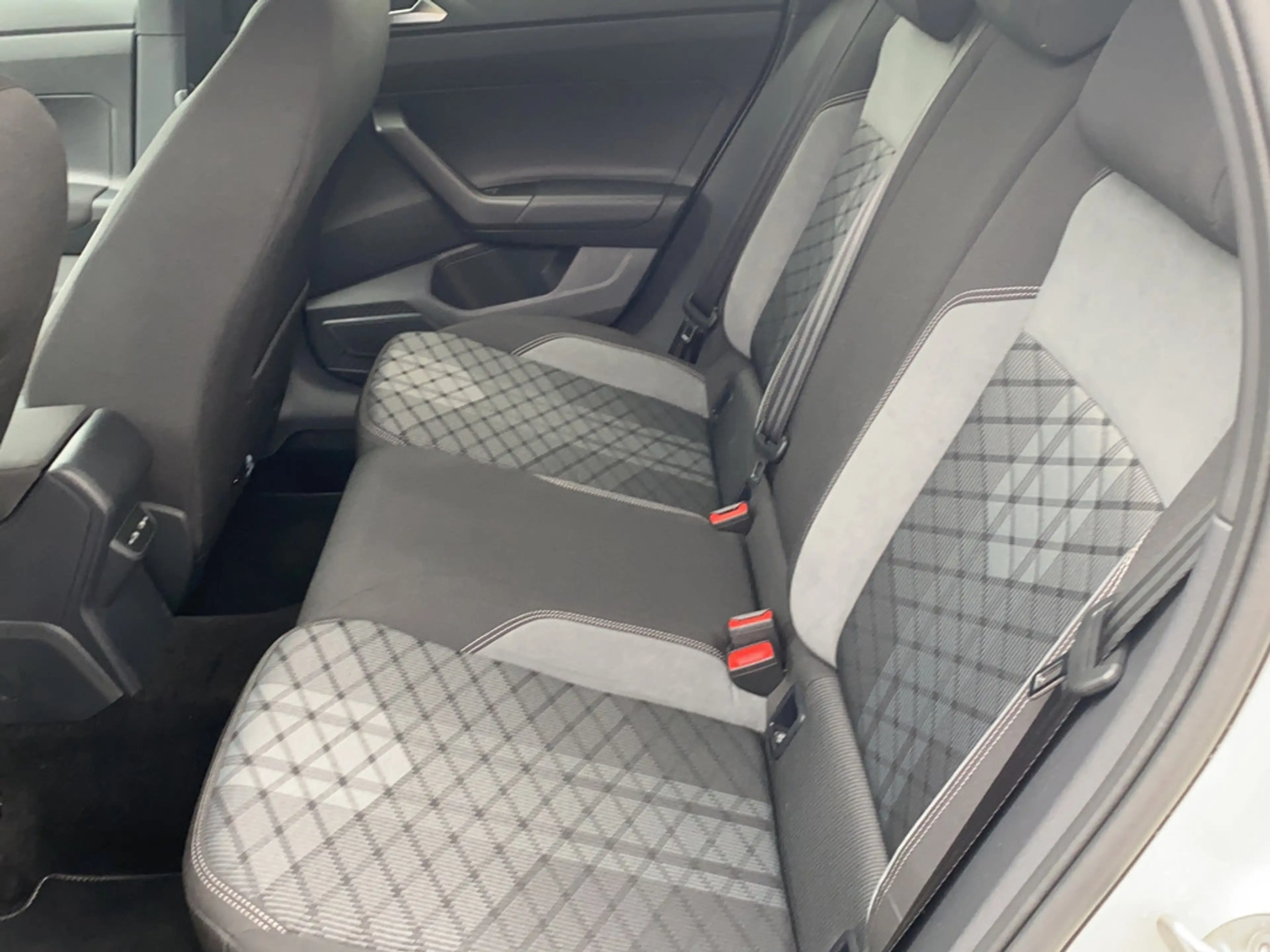 Volkswagen Taigo 1.0 TSI R-Line Matrix, Navi, App-Connect — photo 12