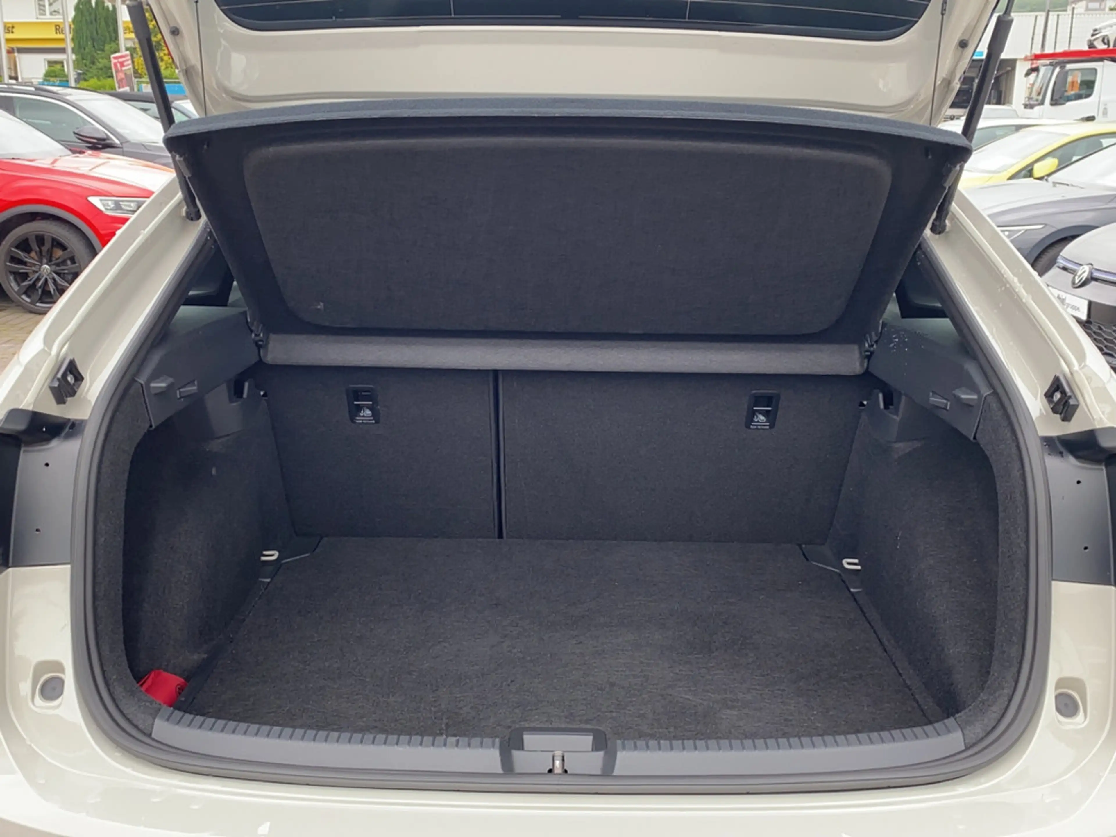 Volkswagen Taigo 1.0 TSI R-Line Matrix, Navi, App-Connect — photo 15