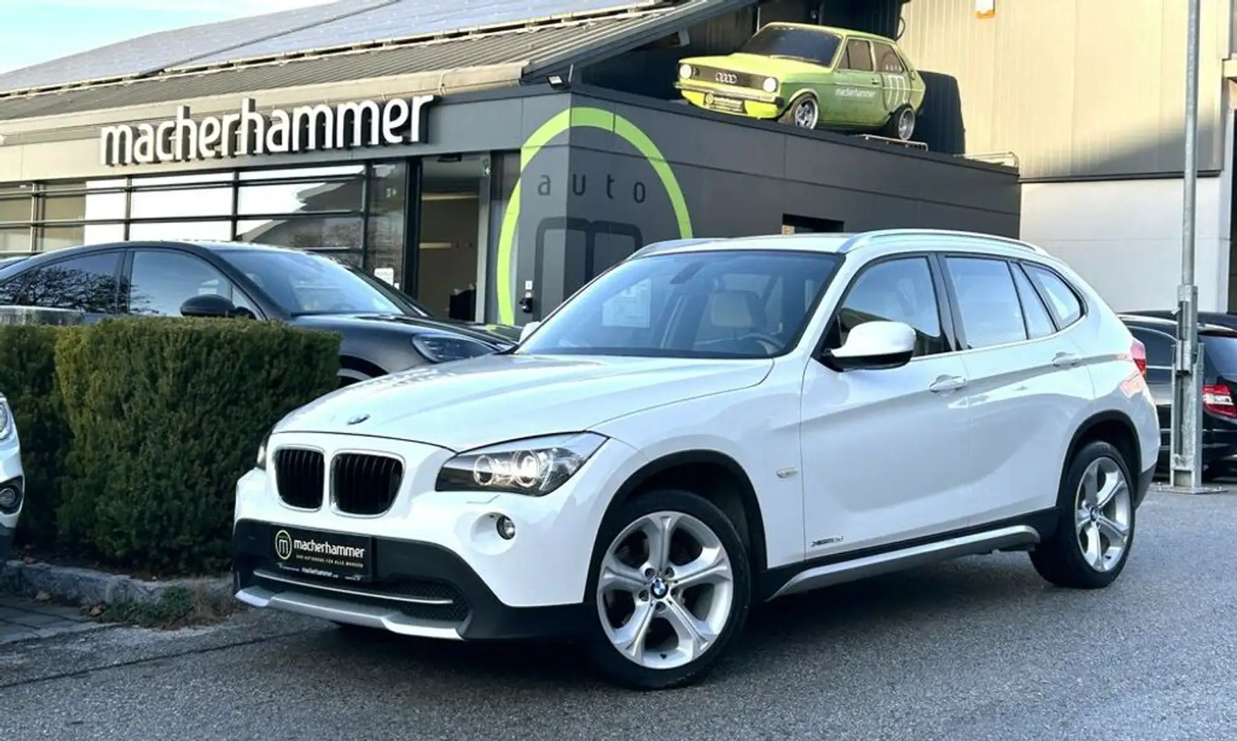 BMW X1 xDrive 18d X Line *KEYLESS*BI-XENON*NAVI*18'' Weiß - 1