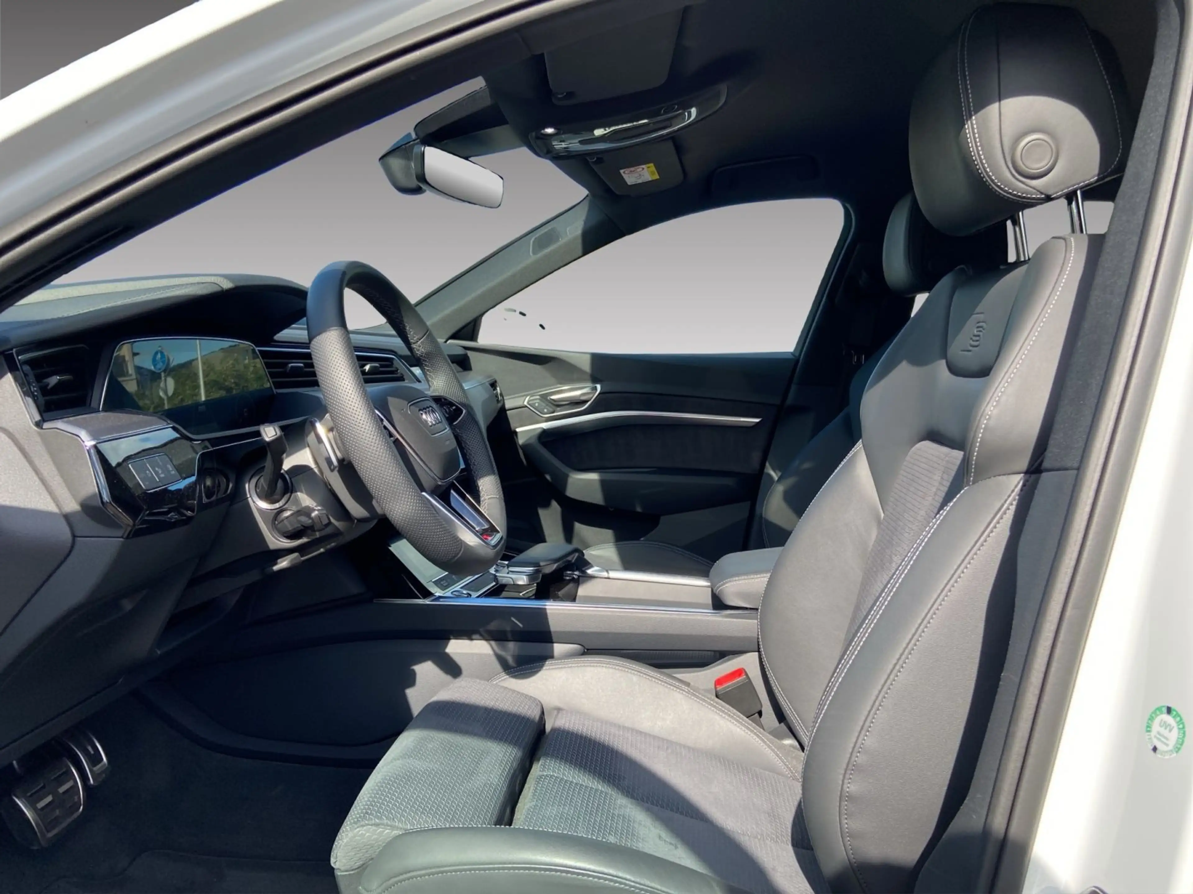 Audi Q8 e-tron 55 quattro 300kW S line MMI PLUS BANG+ — photo 11