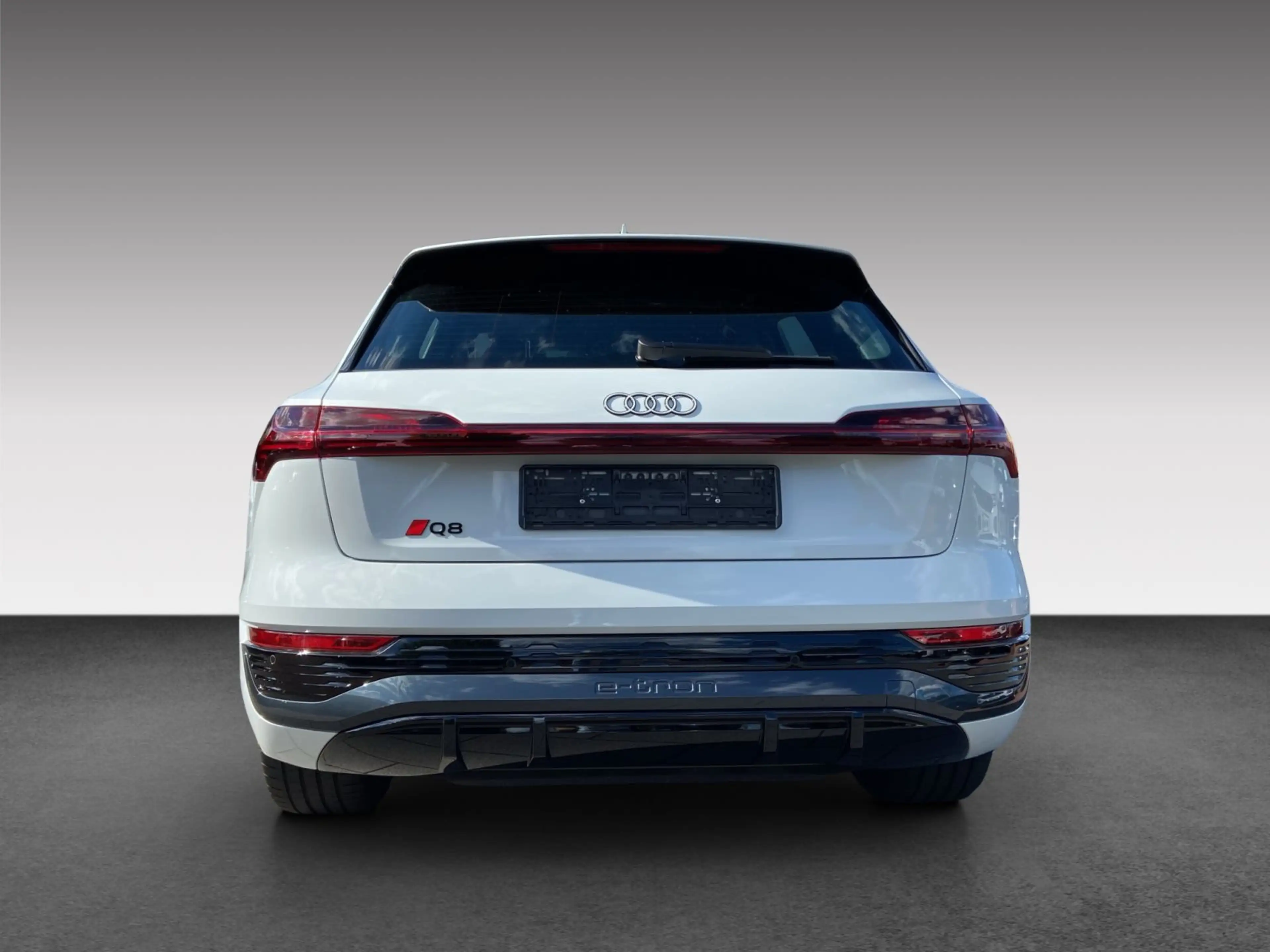 Audi Q8 e-tron 55 quattro 300kW S line MMI PLUS BANG+ — photo 6
