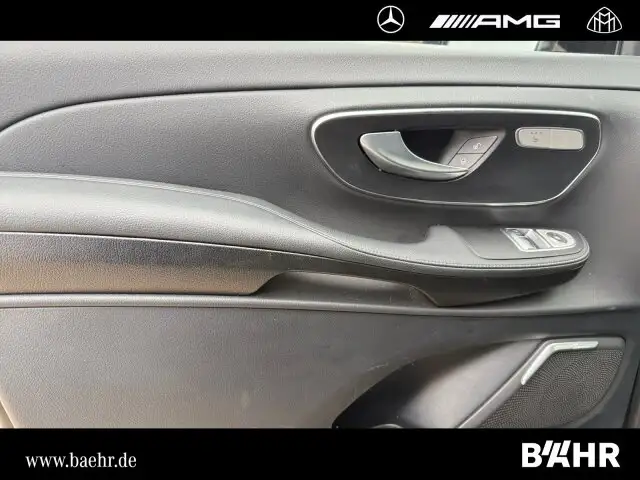 Mercedes-Benz V-Class view 14