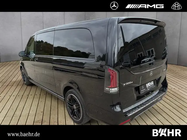 Mercedes-Benz V-Class view 3