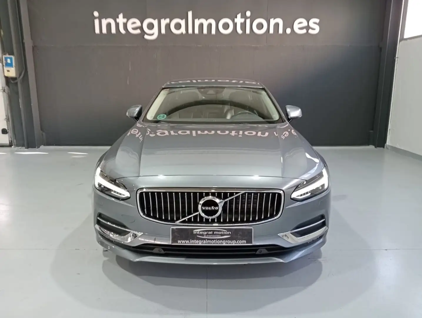 Volvo S90 D4 Inscription Aut. 190 Gris - 2