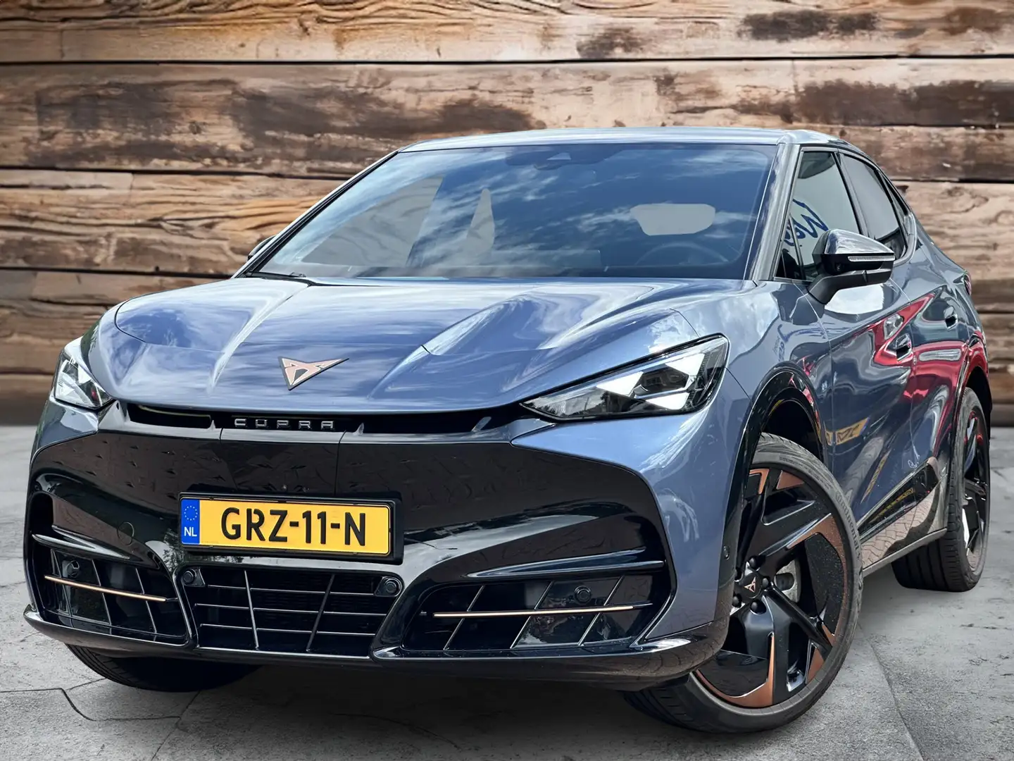 CUPRA Tavascan VZ Adrenaline 82 kWh | 340PK | AWD | Full Options! Blauw - 1