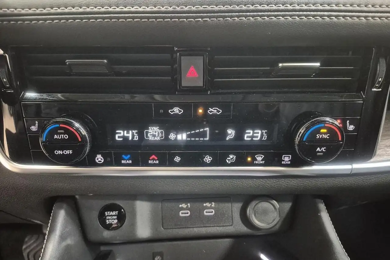 Nissan Rogue снимка Nissan Rogue