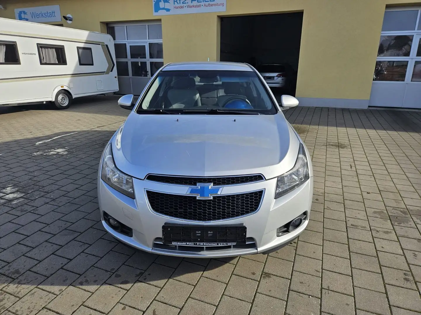Chevrolet Cruze 1.8 LTZ Aut. Benziner*Klima*HU/AU12.2026 Silber - 2