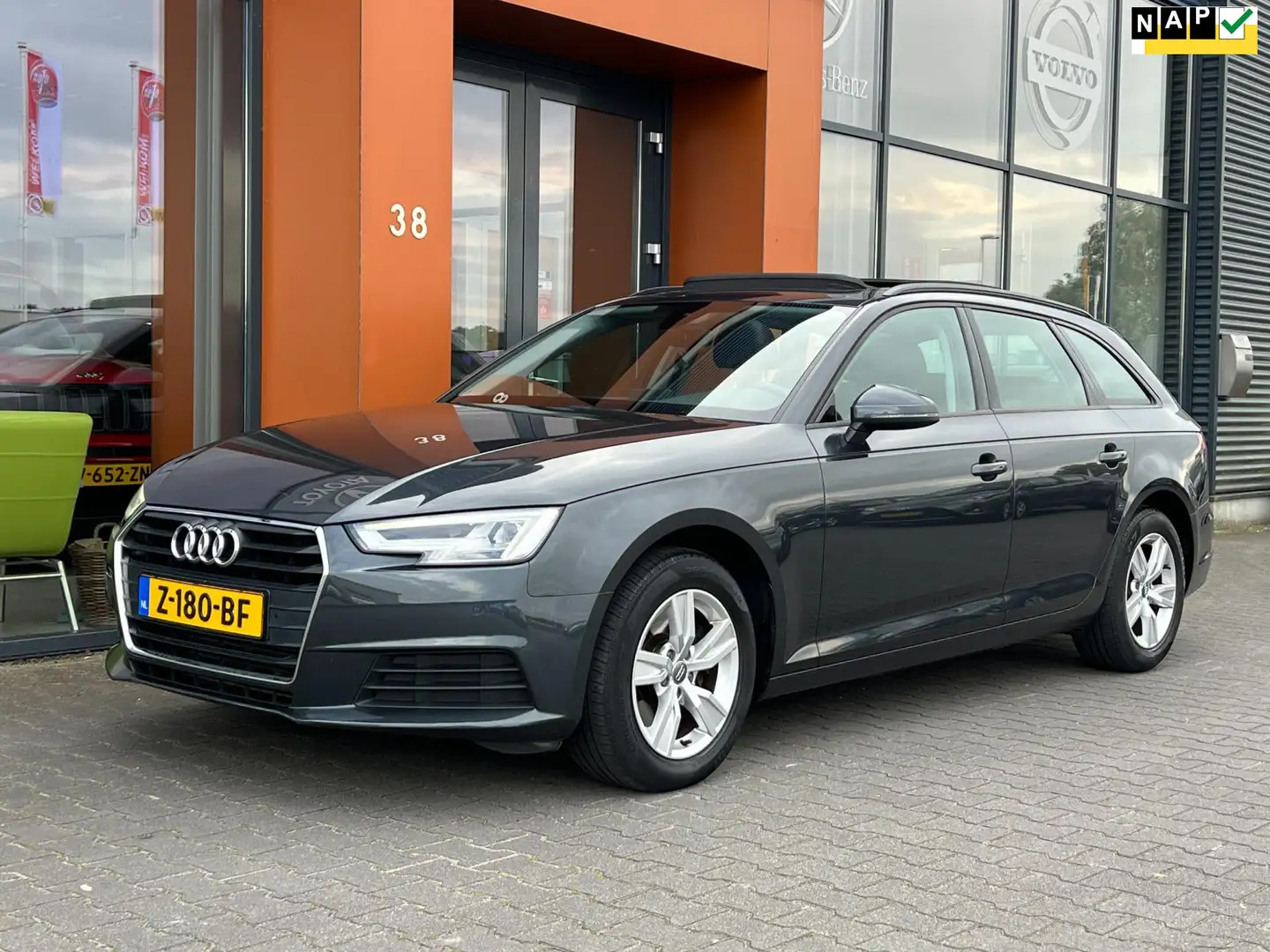 Audi A4 AVANT 35 TFSI|Automaat|LED|Panoramadak|Leer|Navi|P Grau - 1