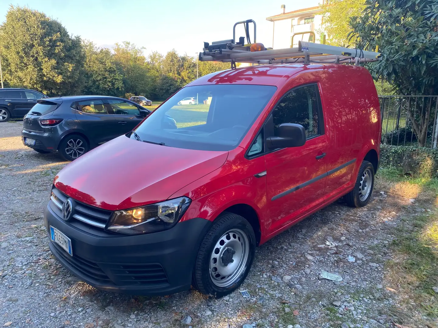 Volkswagen Caddy 2.0 tdi 4x4 122cv Rosso - 1