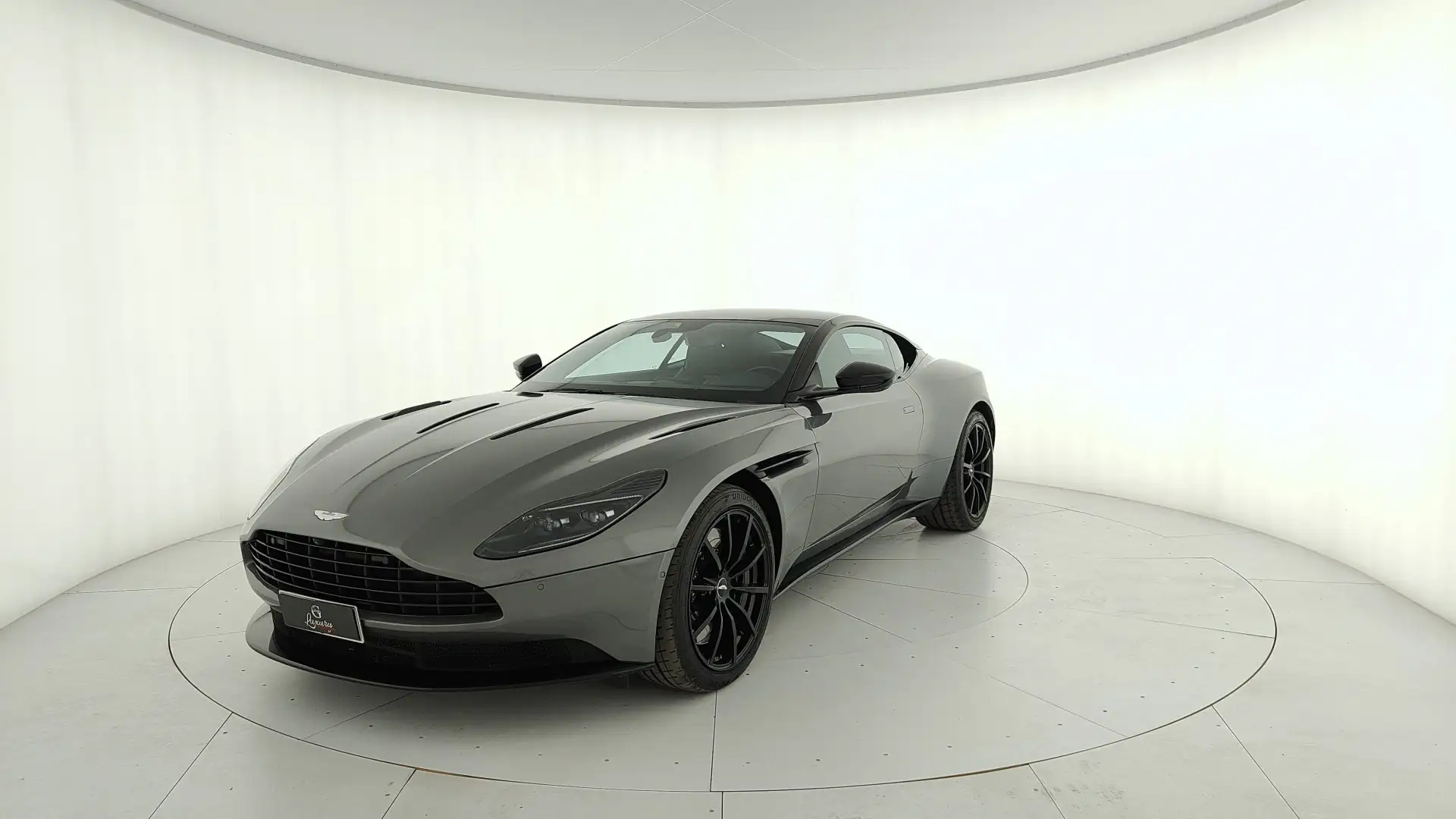 Aston Martin DB11 Coupe 5.2 V12 AMR auto Grau - 1