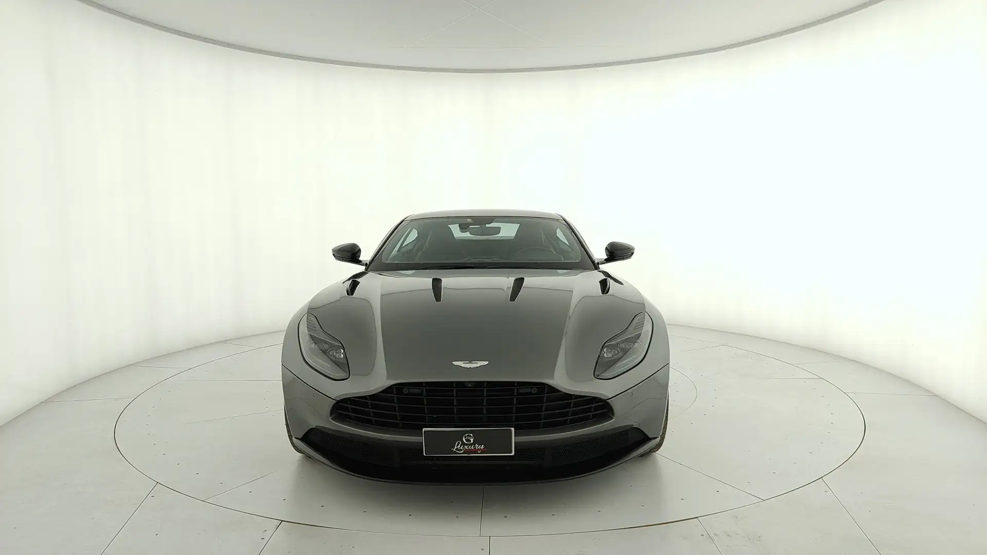 Aston Martin DB11 Coupe 5.2 V12 AMR auto Grau - 2