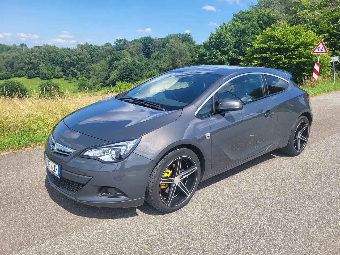 Opel Astra Opel Astra J GTC 1.6 OPC-Line nahz Vollausstattung Gris - 1