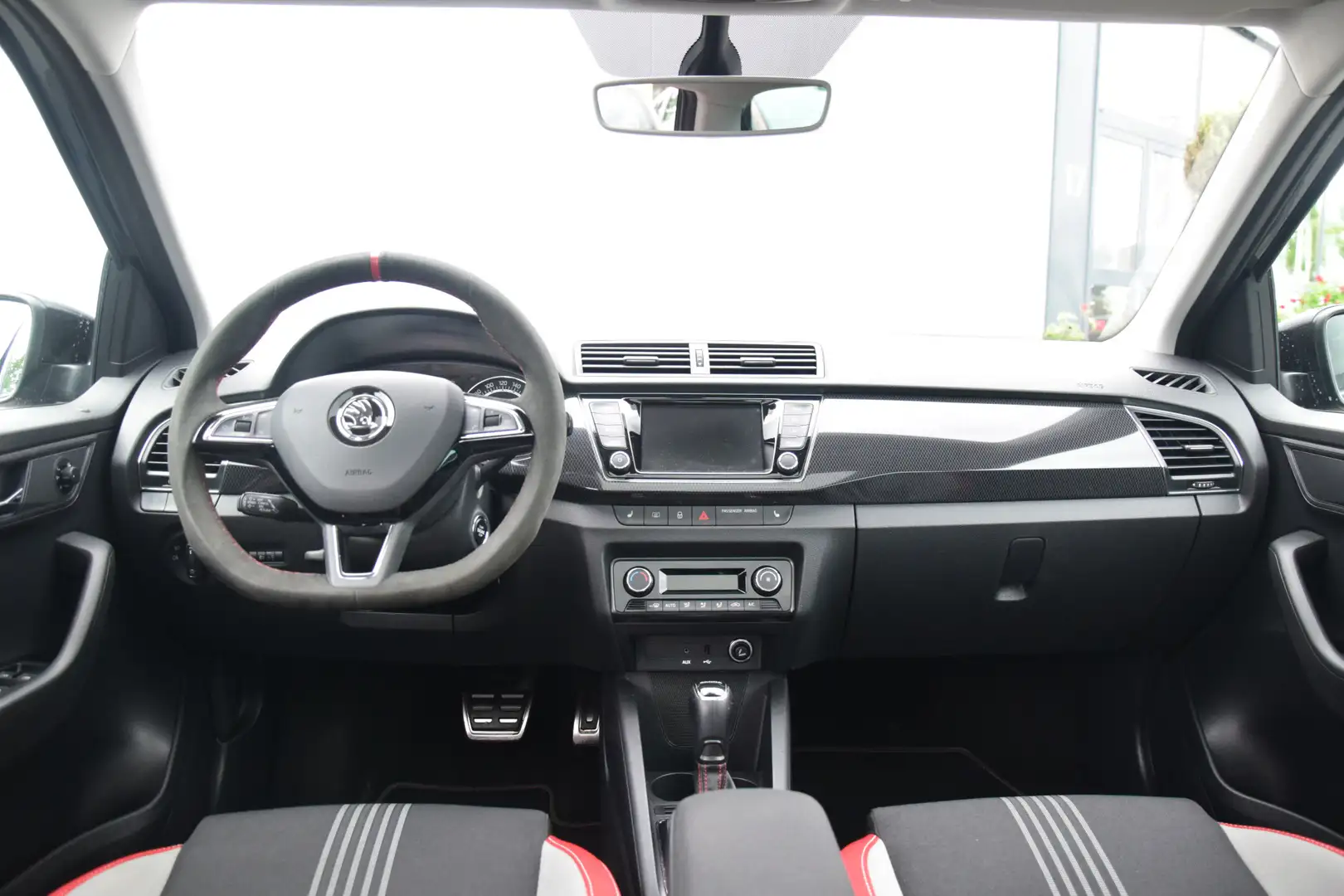 Skoda Fabia 1.0 TSI Monte Carlo Pano/Dak Stoelverwarming Navi/ Schwarz - 2