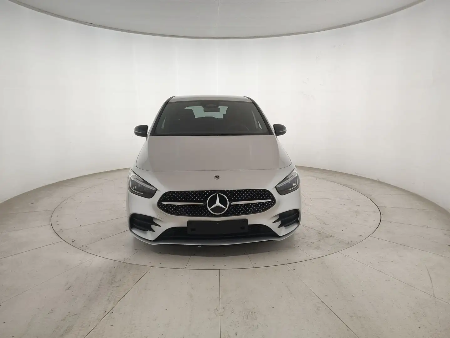 Mercedes-Benz B 180 B 180 d Automatic Premium AMG Line Silber - 2