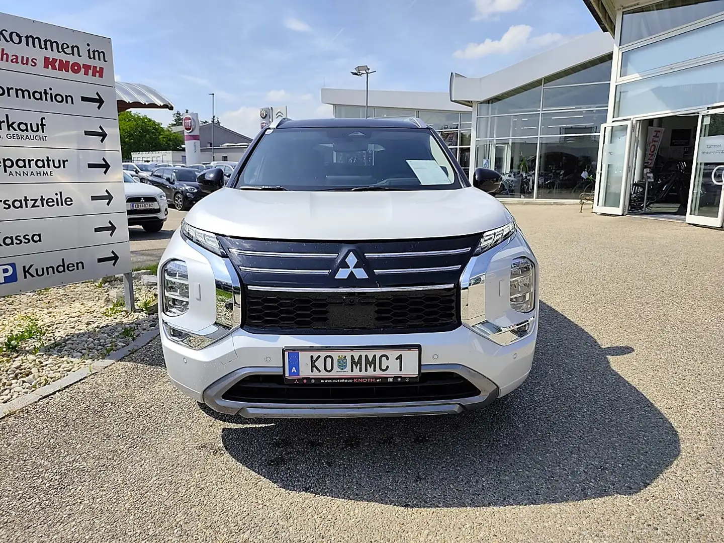 Mitsubishi Outlander 2,4 PHEV S-AWC Diamond Weiß - 2