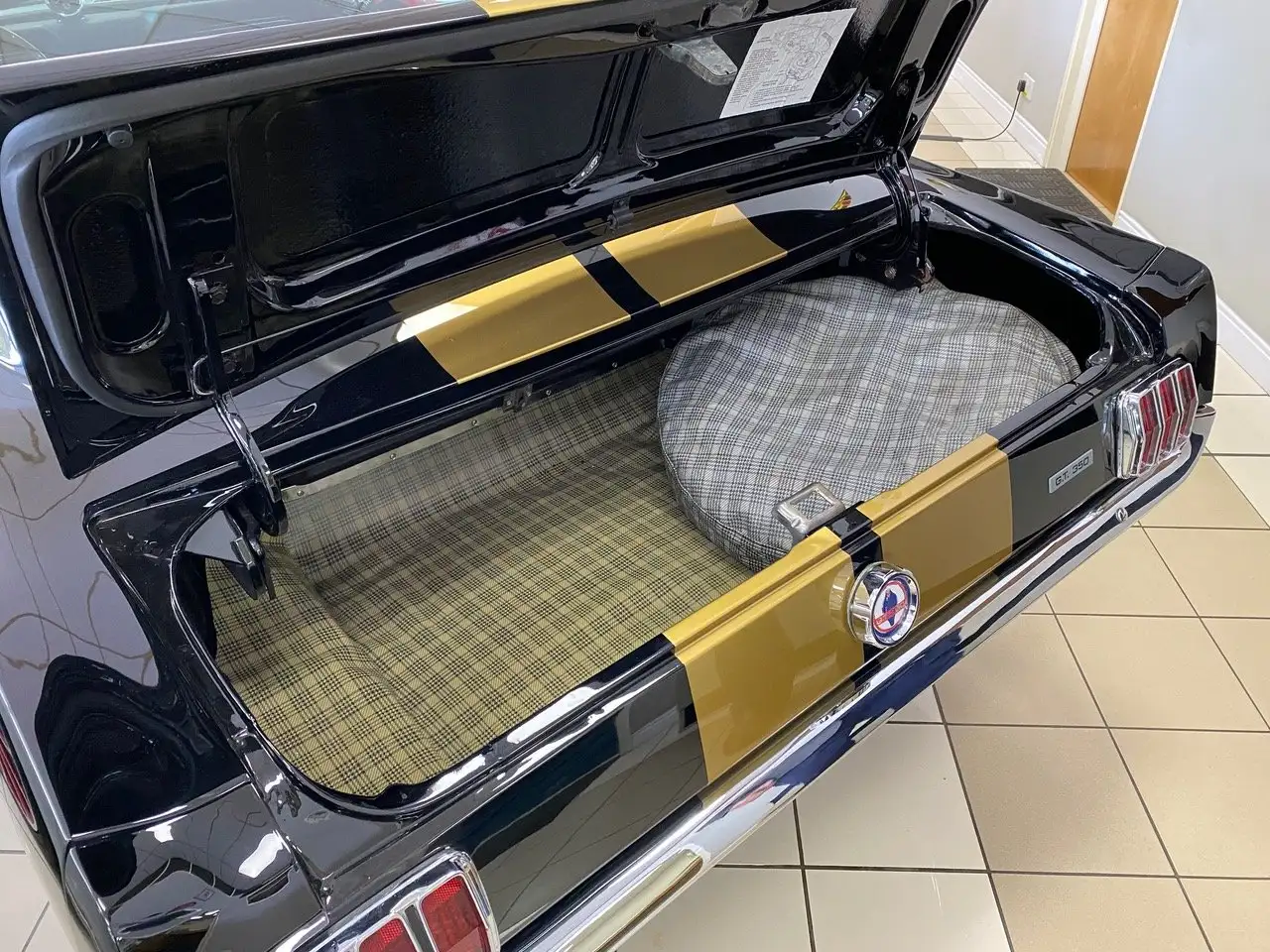 Ford Mustang fastback Hertz tribute, foto 10