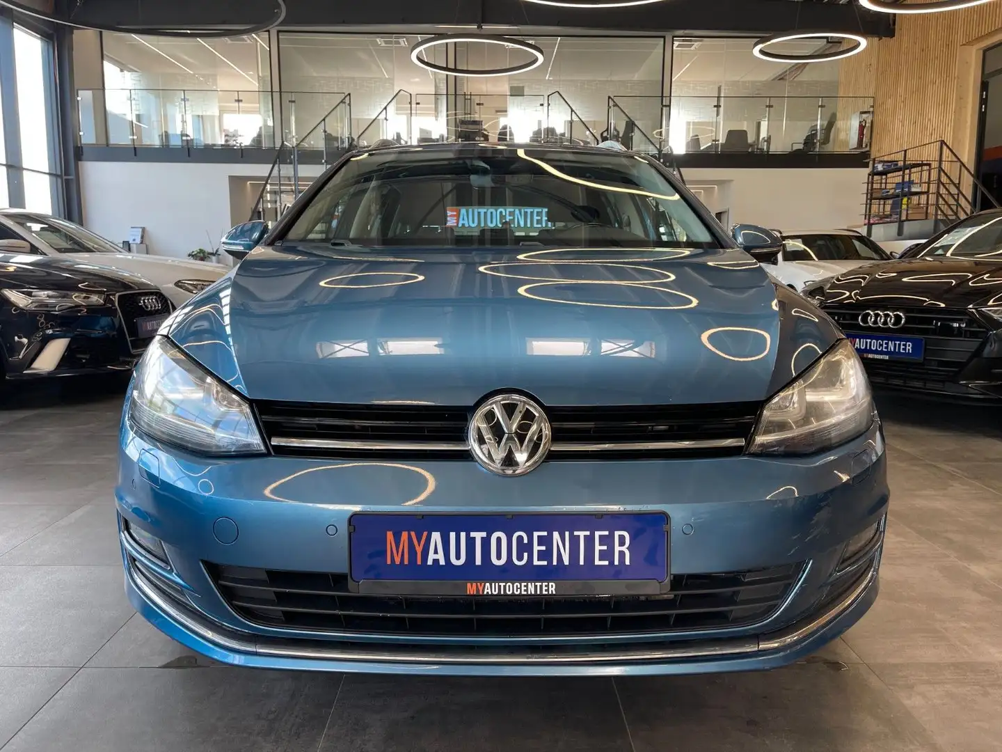Volkswagen Golf 1.6 TDI BMT ALLSTAR Variant *PANORAMA*NAVI* Blauw - 2