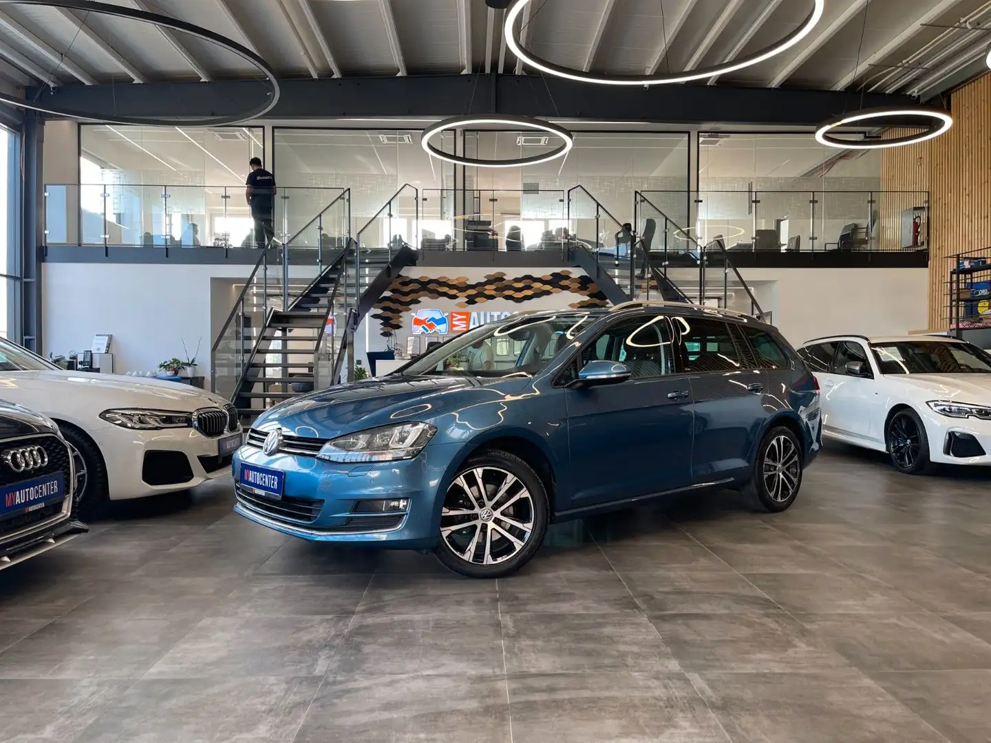 Volkswagen Golf 1.6 TDI BMT ALLSTAR Variant *PANORAMA*NAVI* Blauw - 1