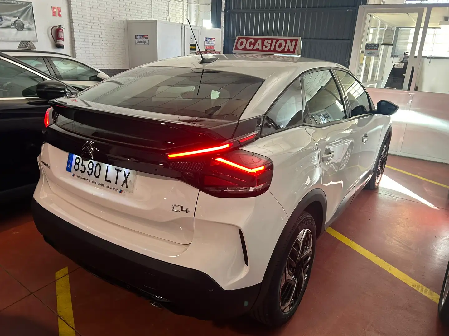 Citroen C4 1.5 BlueHDI S&S Shine EAT8 130 - 2