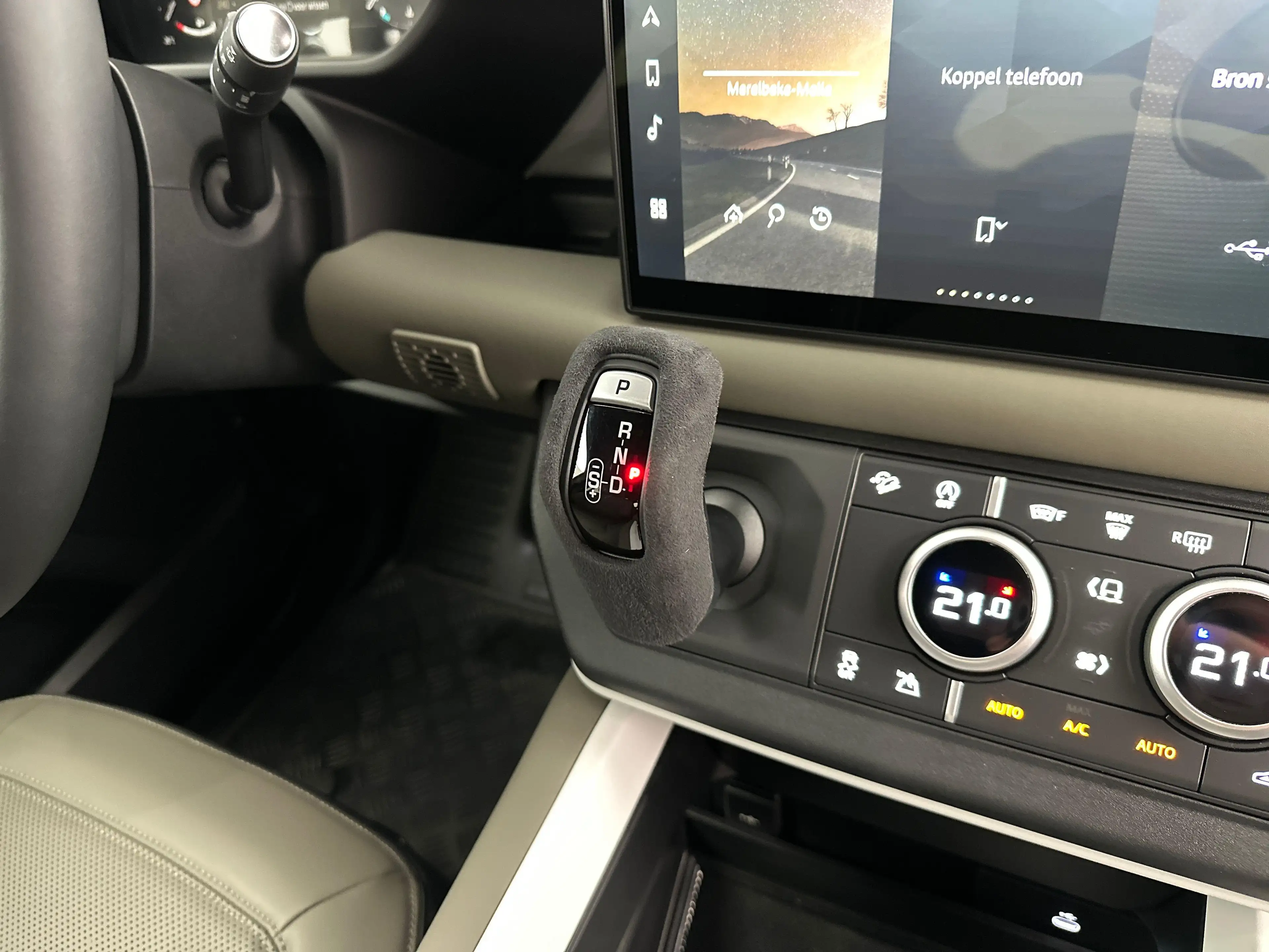 Land Rover Defender 110 D200 S AWD Auto. 25.5MY Lichte Vracht — photo 11