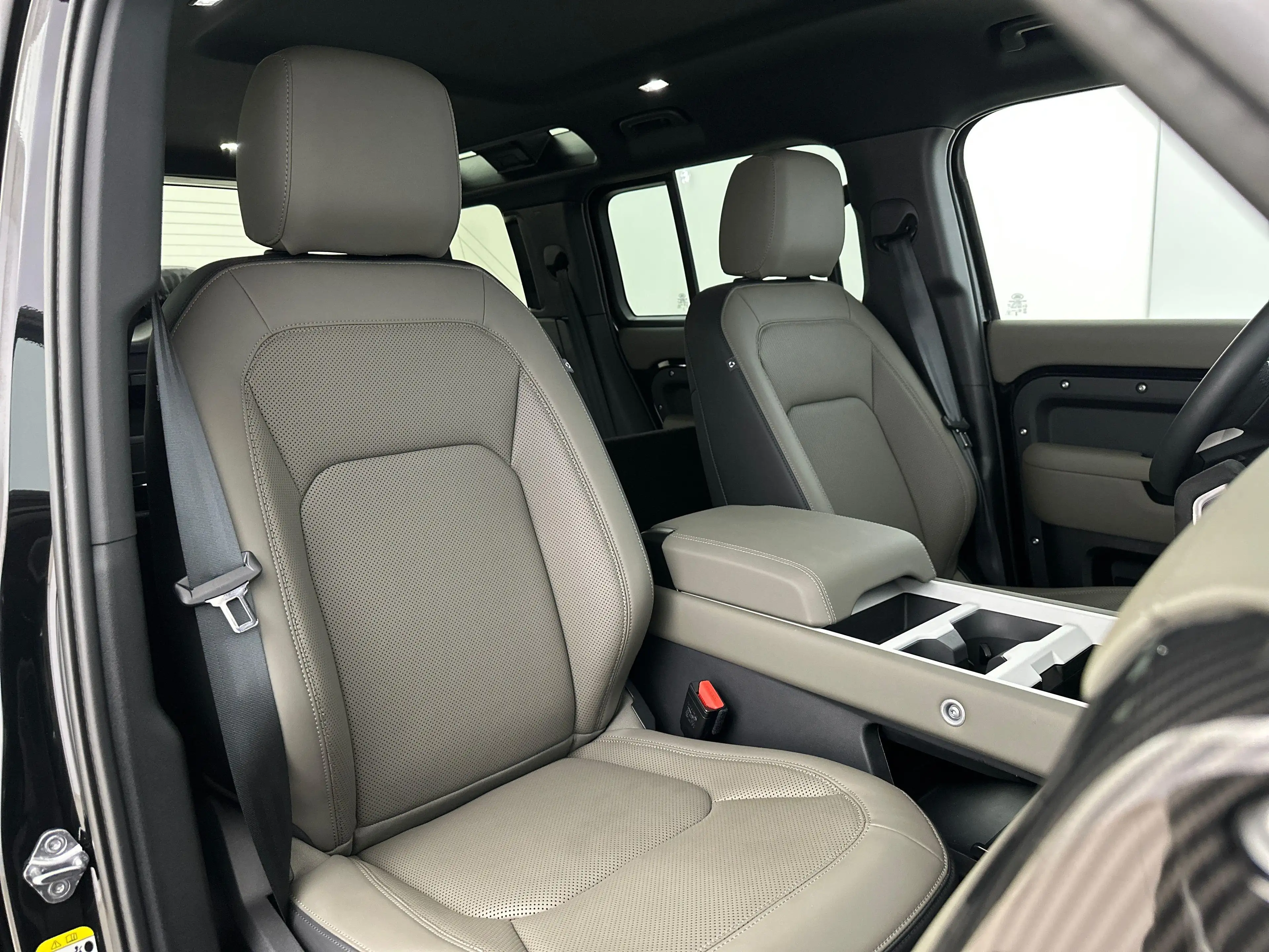 Land Rover Defender 110 D200 S AWD Auto. 25.5MY Lichte Vracht — photo 5