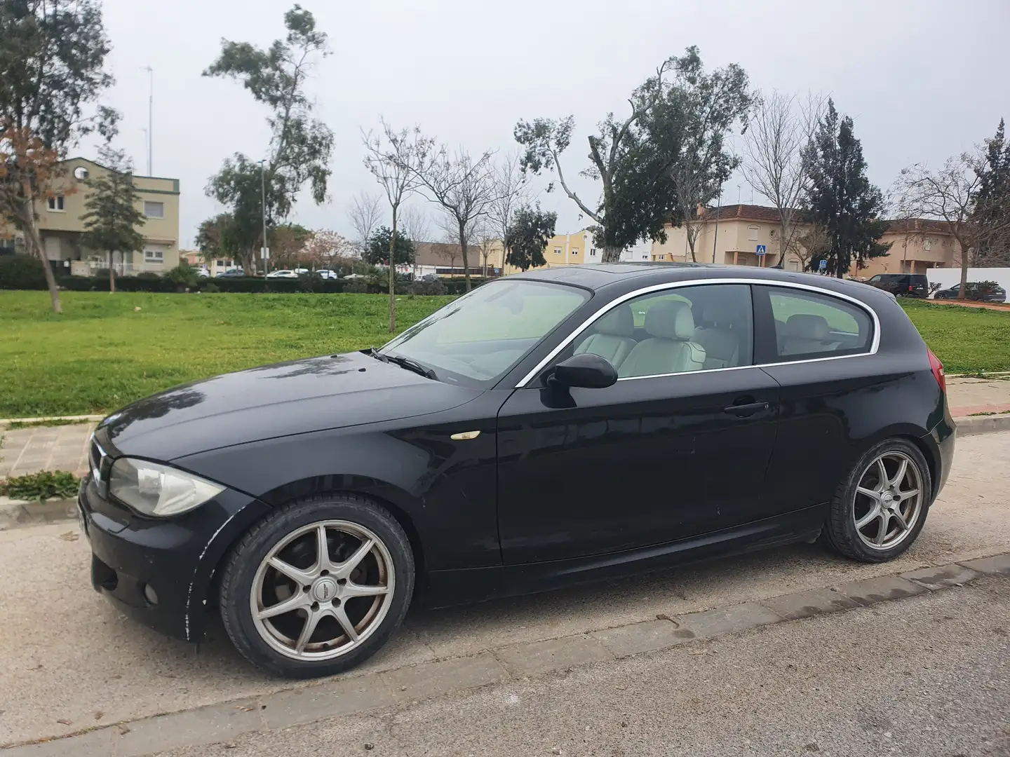 BMW 118 Serie 1 E81 118d Negro - 1