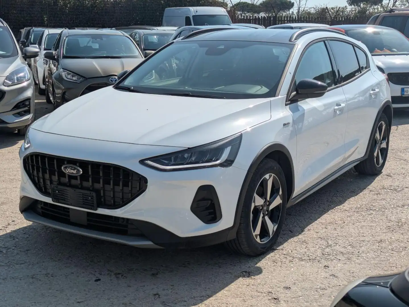 Ford Focus HYBRID ACTIVE 1.0cc 125cv Bianco - 2