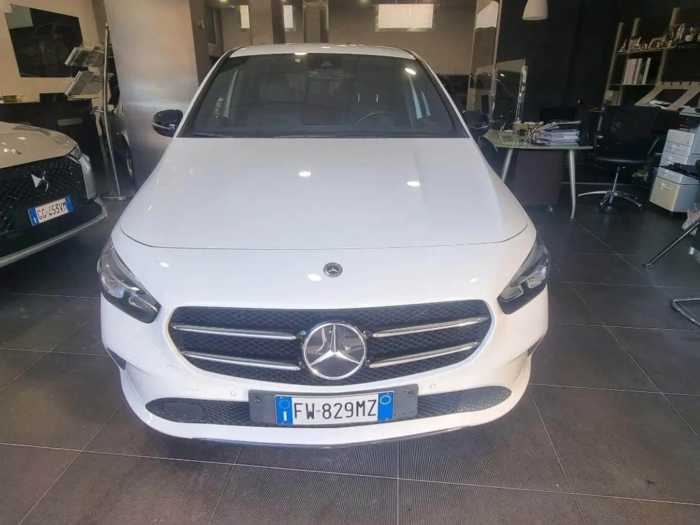 Mercedes-Benz B 180 d Automatic Sport Bianco - 2