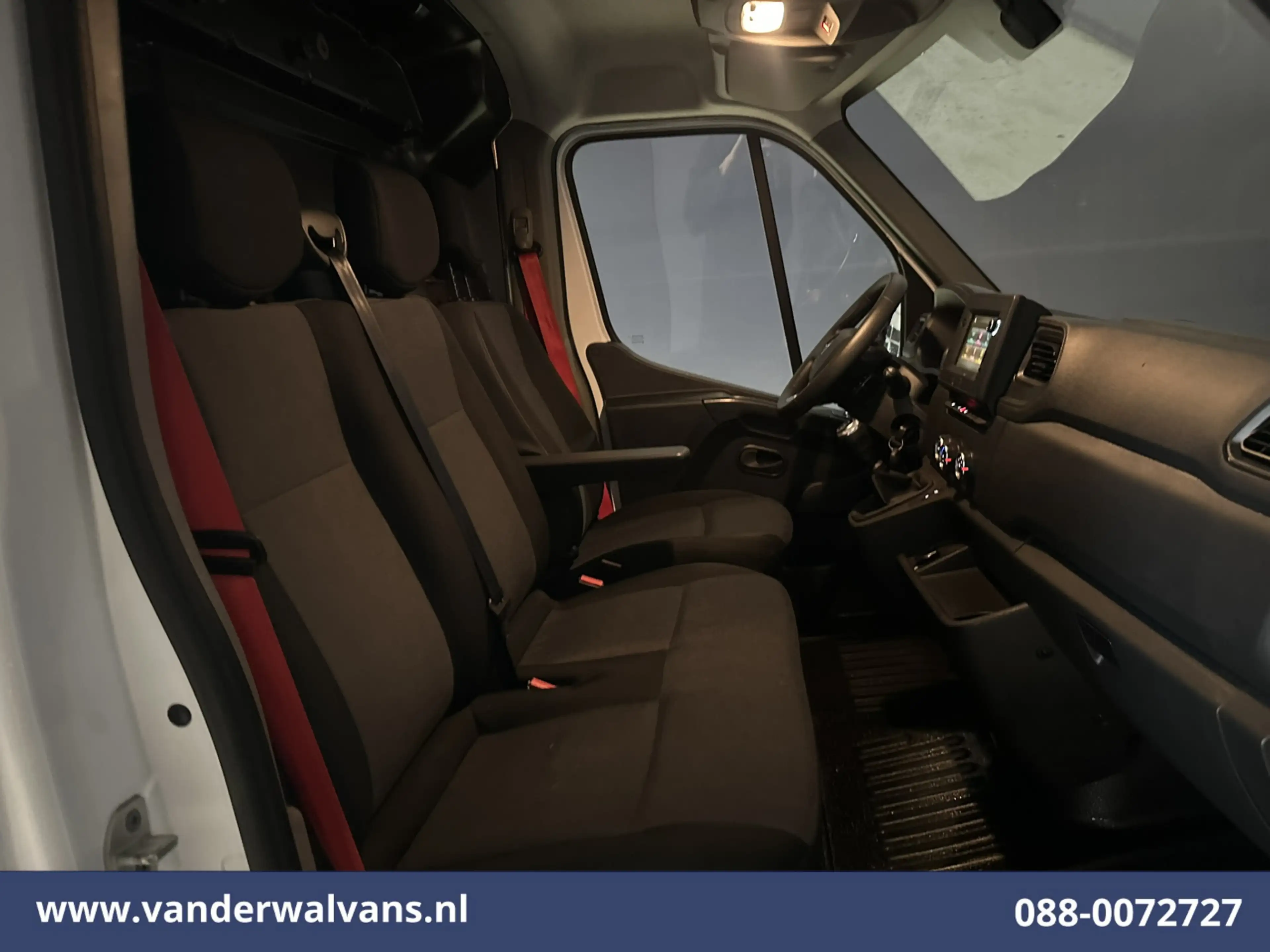Renault Master 2.3 dCi 136pk L2H2 Euro6 Airco | Navigatie | Camer — photo 8