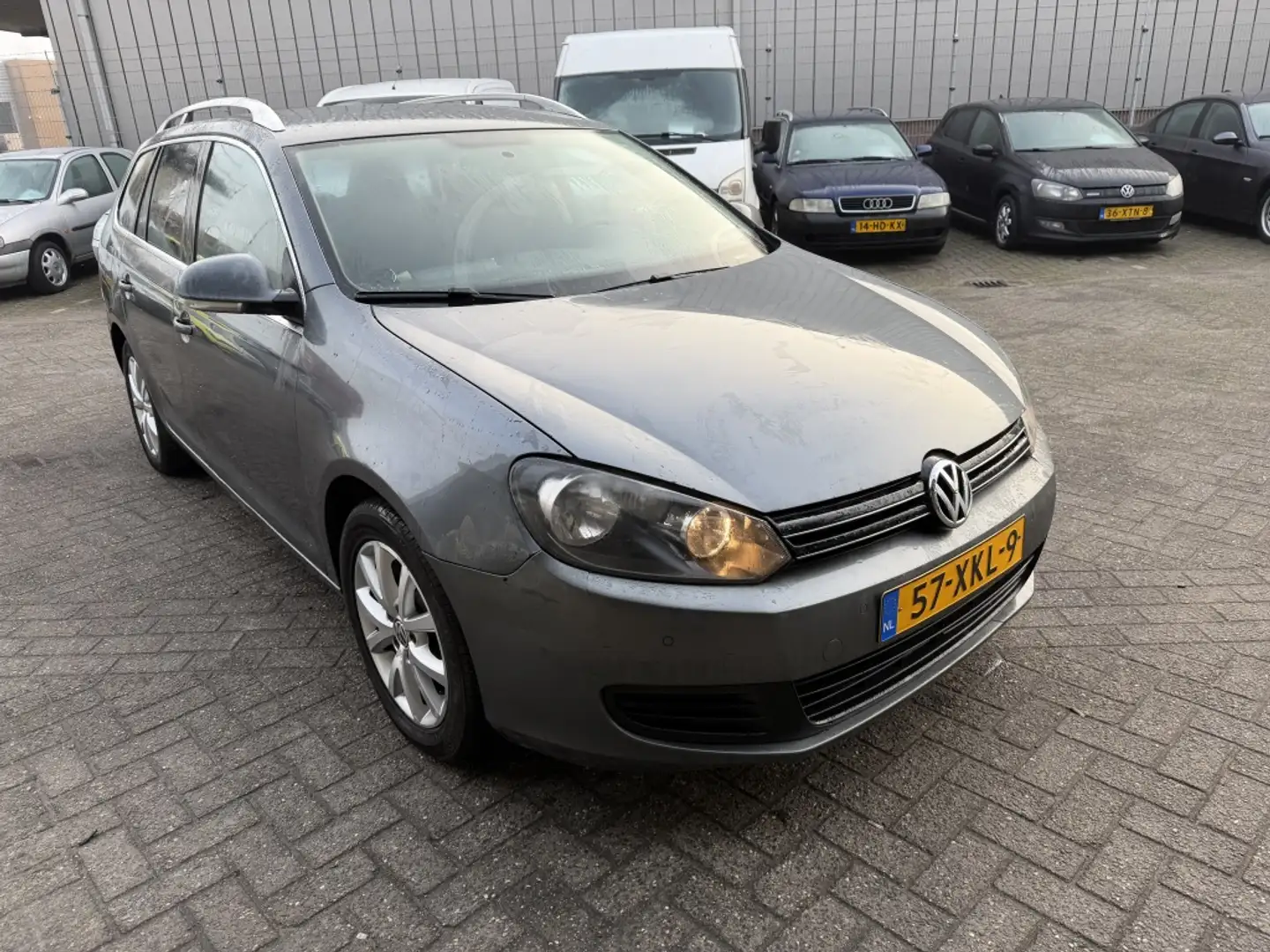 Volkswagen Golf Variant 1.2 TSI Comf Exec L. Grau - 2