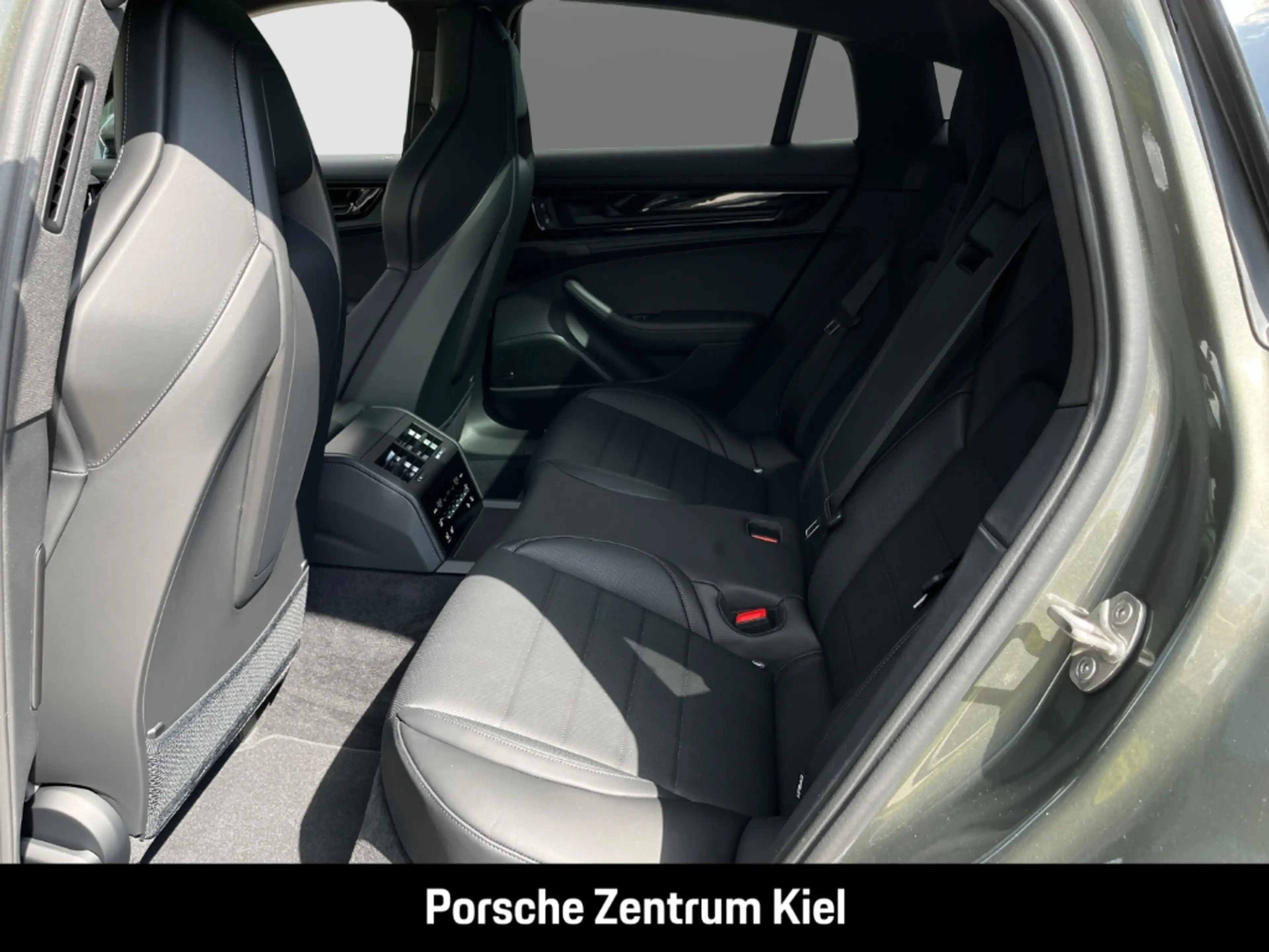 Porsche Panamera 4 E-Hybrid HA-Lenkung InnoDrive HUD — photo 8