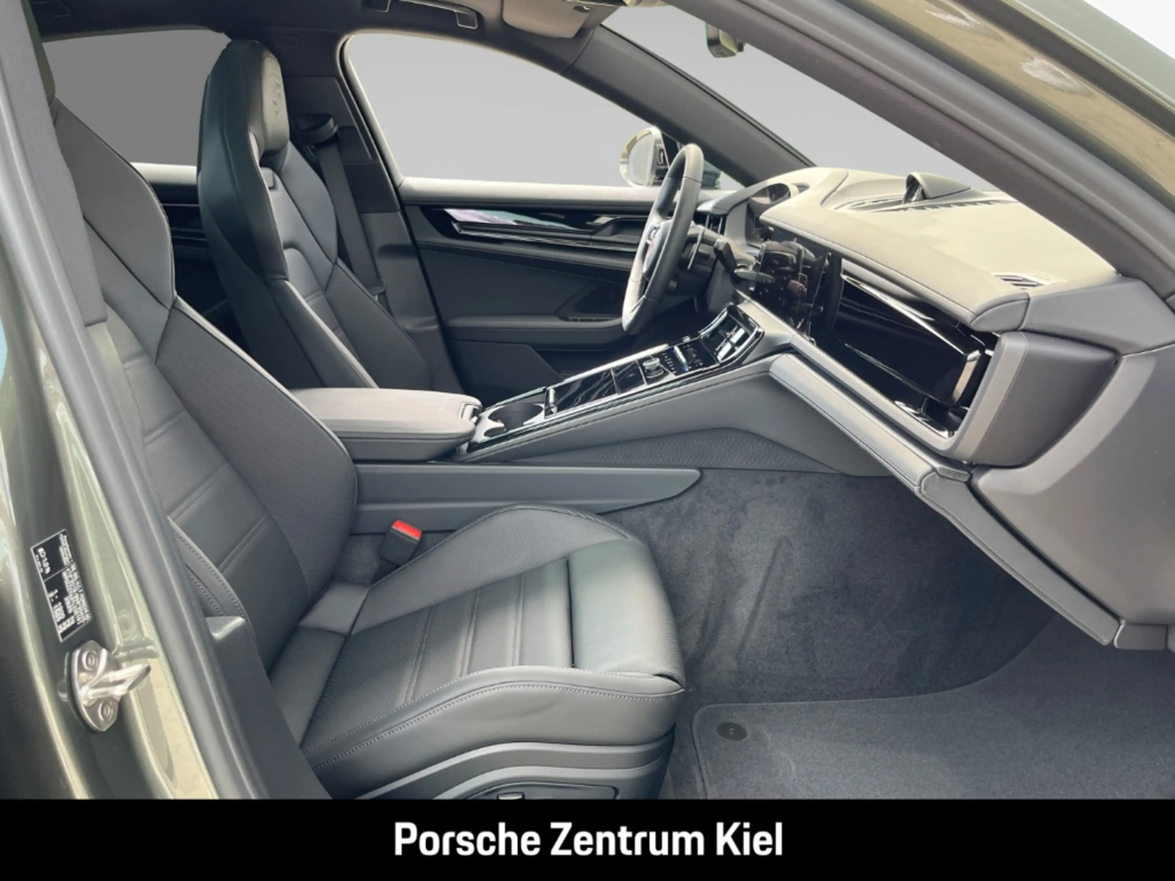 Porsche Panamera 4 E-Hybrid HA-Lenkung InnoDrive HUD — photo 9